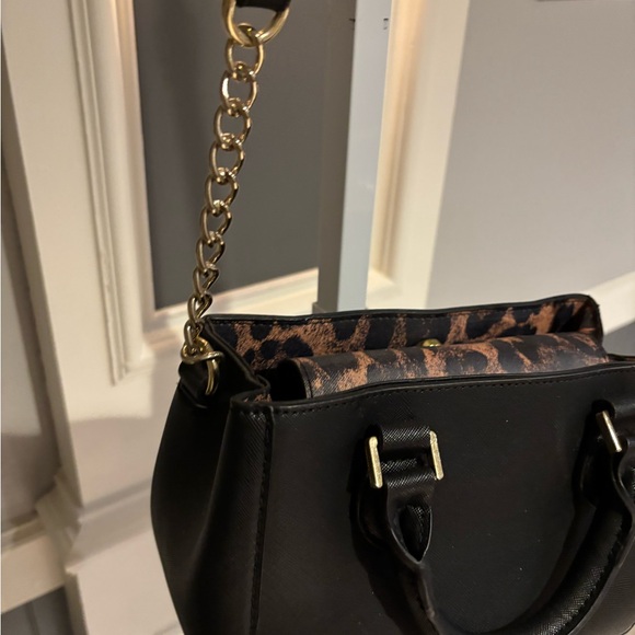 Steve Madden Black Purse with Animal Print and Gold Details - Picture 3 of 6
